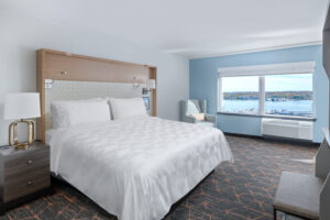 Guest Room at Holiday Inn by the Bay. Photo Credit: Peter G. Morneau Photography