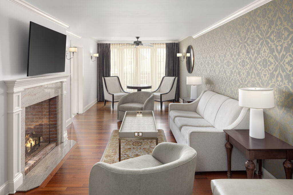 Gov Suite at Portland Regency Hotel & Spa. Photo Credit: Irvin Serrano Gov Suite at Portland Regency Hotel & Spa. Photo Credit: Irvin Serrano