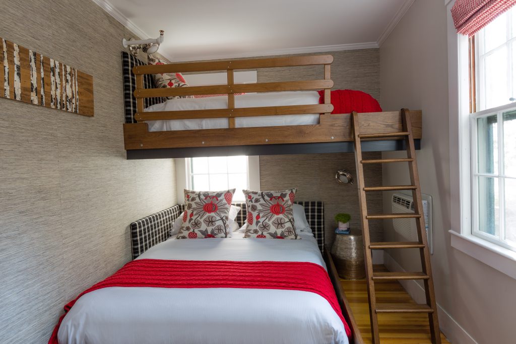 Guest room with bunk beds. Photo Credit: Rarebrick Photography