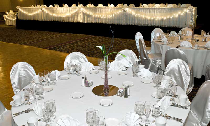 Wedding Reception. Photo Provided by Holiday Inn By the Bay