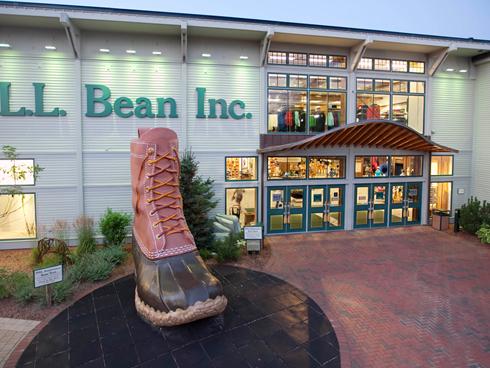 L.L.Bean Freeport, Photo Courtesy of: The Scenic Route Maine Tours L.L.Bean Freeport, Photo Courtesy of: The Scenic Route Maine Tours