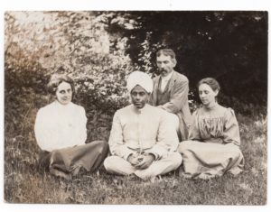 Swami Ramanathan, Myron Phelps and Countess Canavarro at Green Acre, circa 1900. Collections of the Eliot Bahá'í Archives, MaineMemory.Net #16593 https://www.mainememory.net/artifact/16593