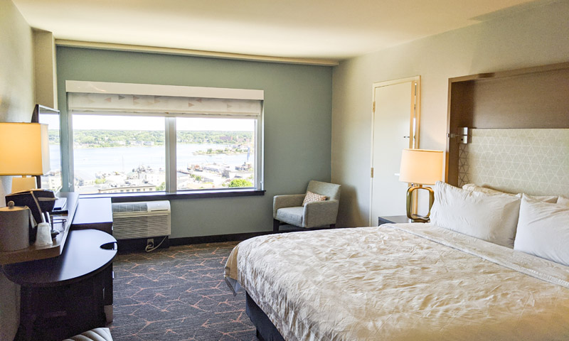 Holiday Inn by the Bay Hotel Room. Photo Credit: Capshore Photography Holiday Inn by the Bay Hotel Room. Photo Credit: Capshore Photography