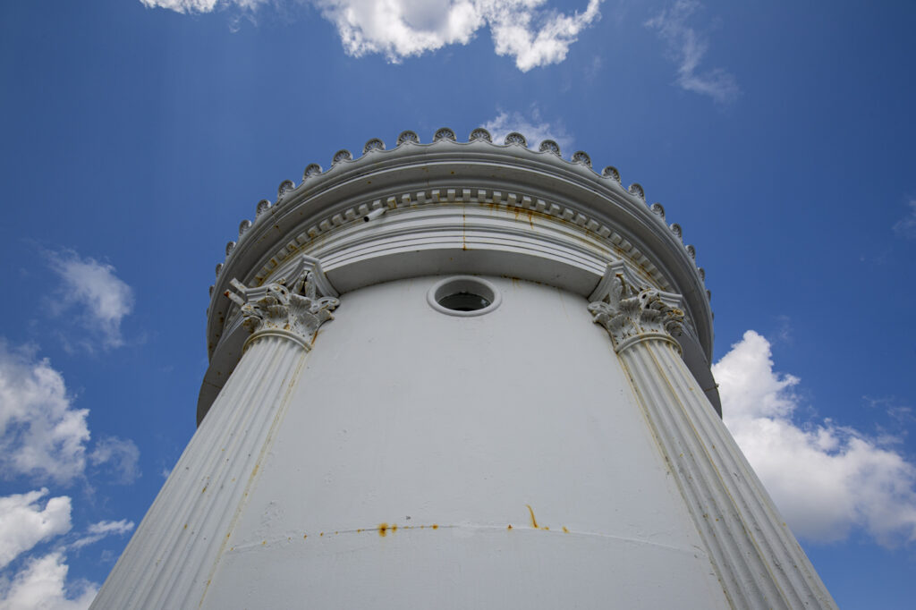 Bug Light, Photo Credits: Serena Folding Bug Light, Photo Credits: Serena Folding