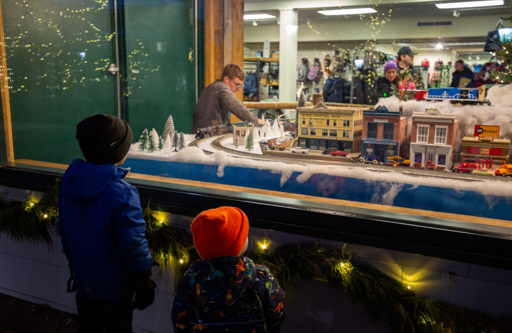 L. L. Bean Northern Lights, Photo Credits: Serena Folding L. L. Bean Northern Lights, Photo Credits: Serena Folding
