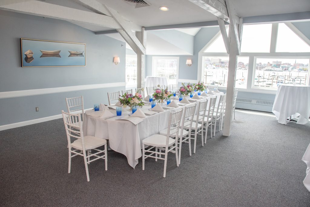 Dining Table in Spinnaker Room, Photo Credits: Saltwater Grille