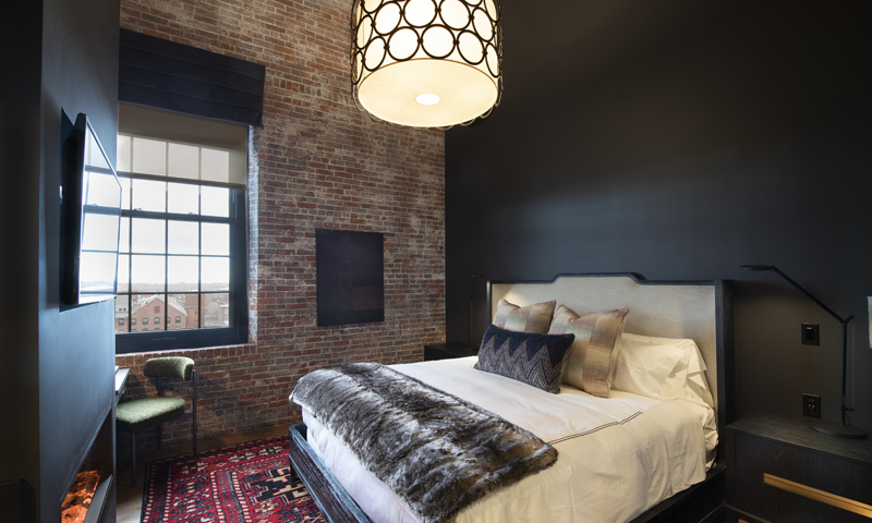 The Lincoln Hotel Guest Room. Photo Credit: Douglas Merriam