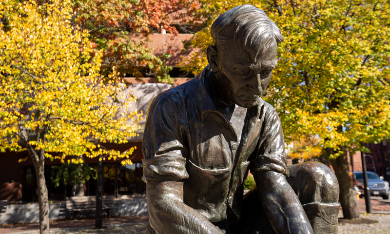 Statue of a man, Photo Credits: Serena Folding AU2B1104 Photo Credits: Serena Folding