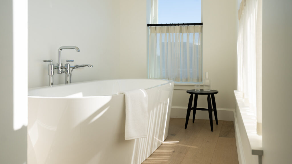 Suite Bathtub. Photo Credit: Carley Rudd Photography