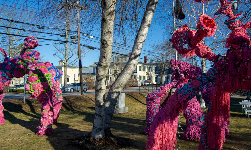 Pink art sculptures in Freeport; Photo Credit: Lauren Witt at Visit Portland Pink art sculptures in Freeport; Photo Credit: Lauren Witt at Visit Portland