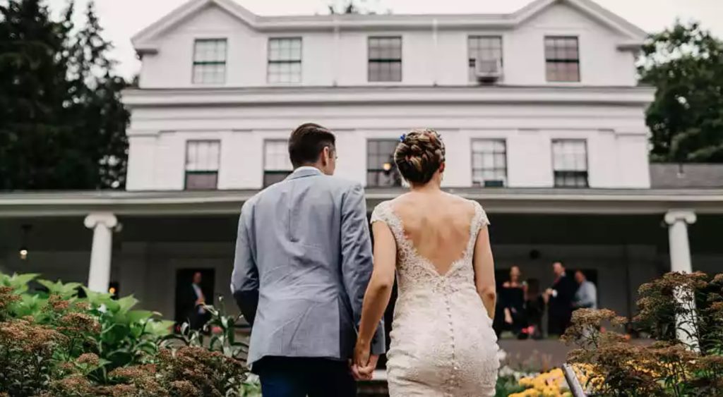 Maine Micro Weddings and Events - Photo Credit: Lindsay Vann Photography